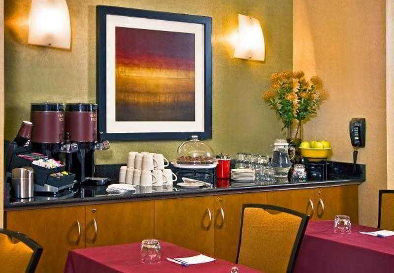 Residence Inn By Marriott Springfield Old Keene Mill Bagian luar foto