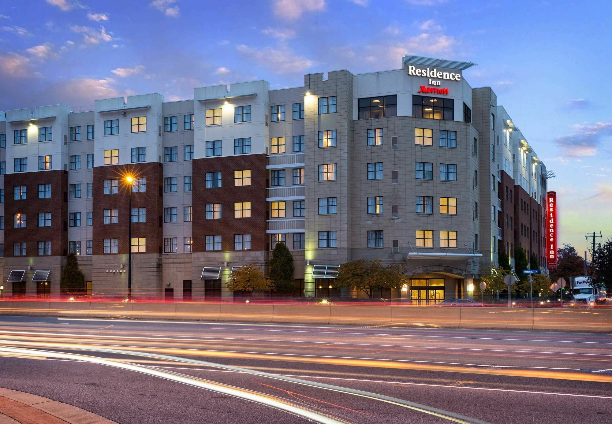 Residence Inn By Marriott Springfield Old Keene Mill Bagian luar foto