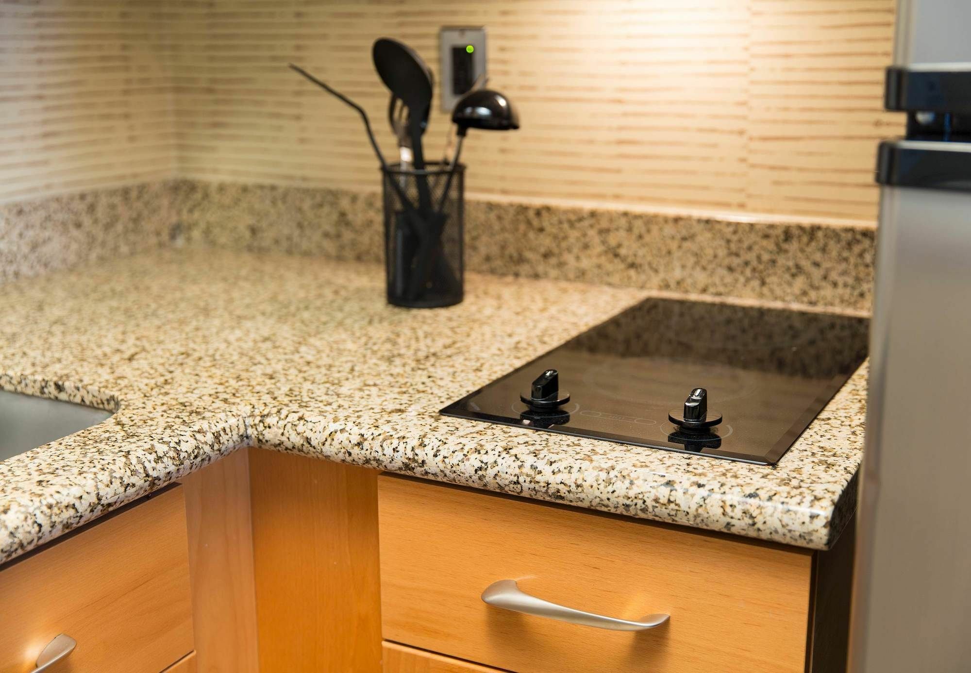 Residence Inn By Marriott Springfield Old Keene Mill Bagian luar foto