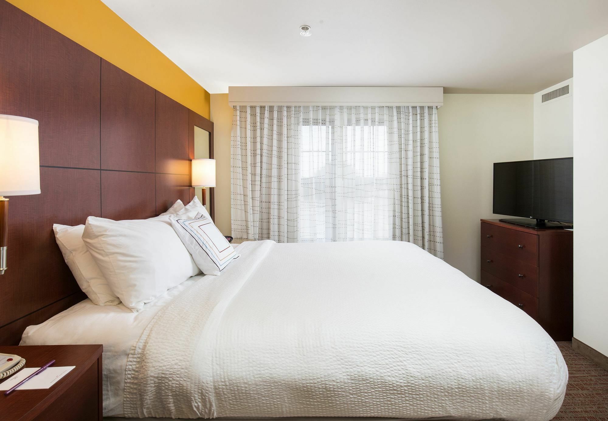 Residence Inn By Marriott Springfield Old Keene Mill Bagian luar foto