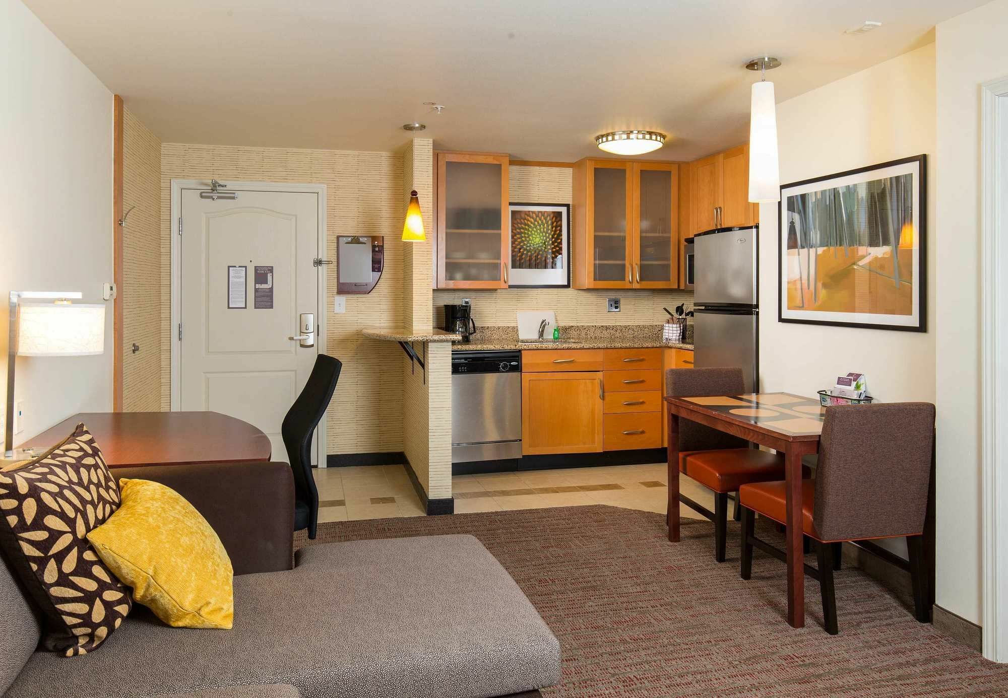 Residence Inn By Marriott Springfield Old Keene Mill Bagian luar foto